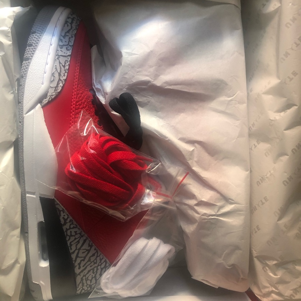 Jordan retro 3 Chicago (RED)